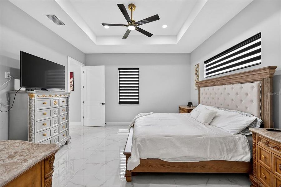 Furnished interior view inside a new home in , Lake Placid (Image 37).