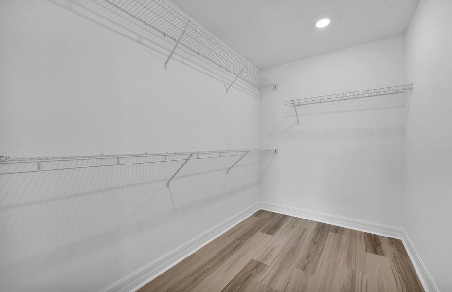 Juniper | Owner's Walk-In Closet