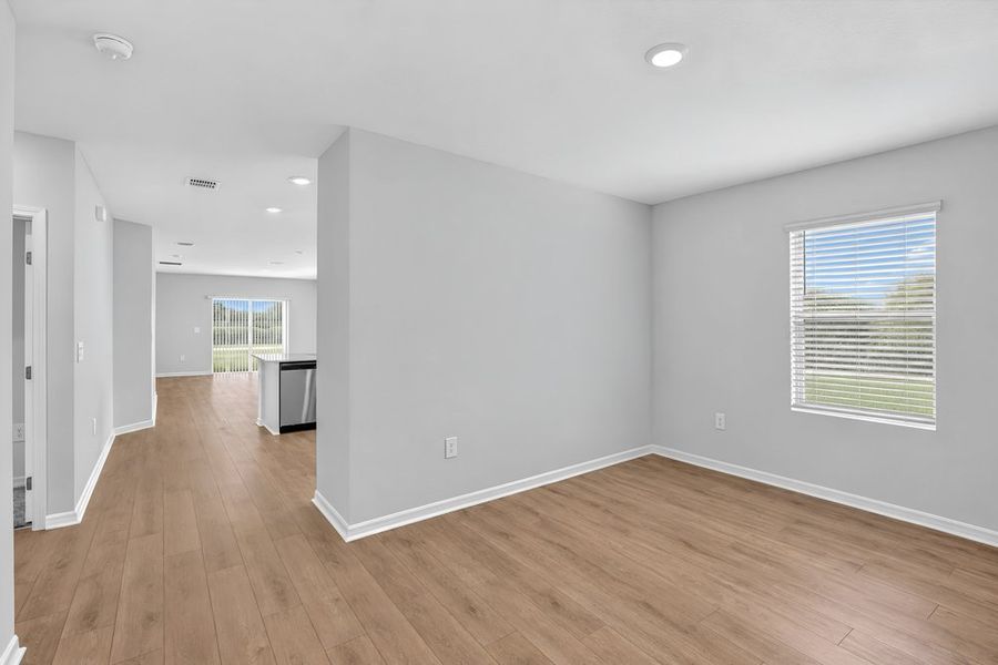 Spacious, unfurnished interior of a new home in Palm Wind, Hudson (Image 8).