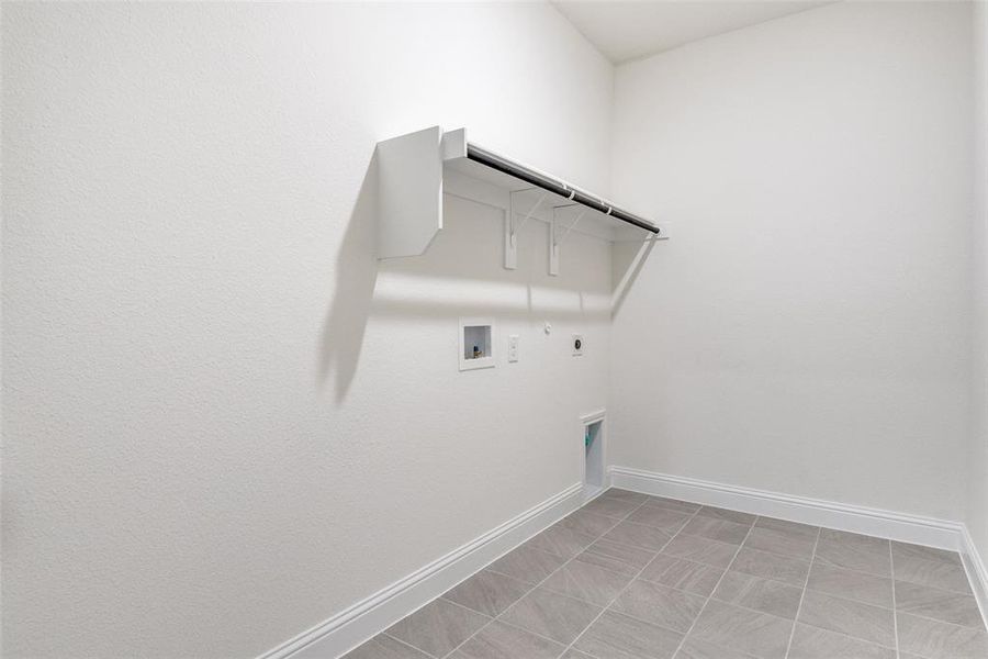 Spacious, unfurnished interior of a new home in Sierra Vista at Kelly Ranch, Aledo (Image 12).