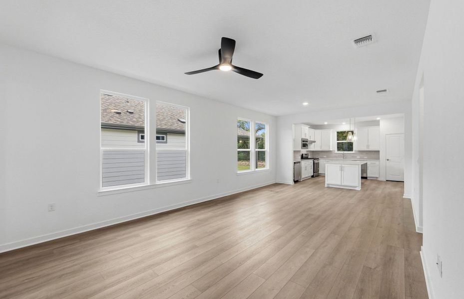 Spacious, unfurnished interior of a new home in Sun City Texas, Georgetown (Image 16). Spacious, unfurnished interior of a new home in Sun City Texas, Georgetown (Image 16).