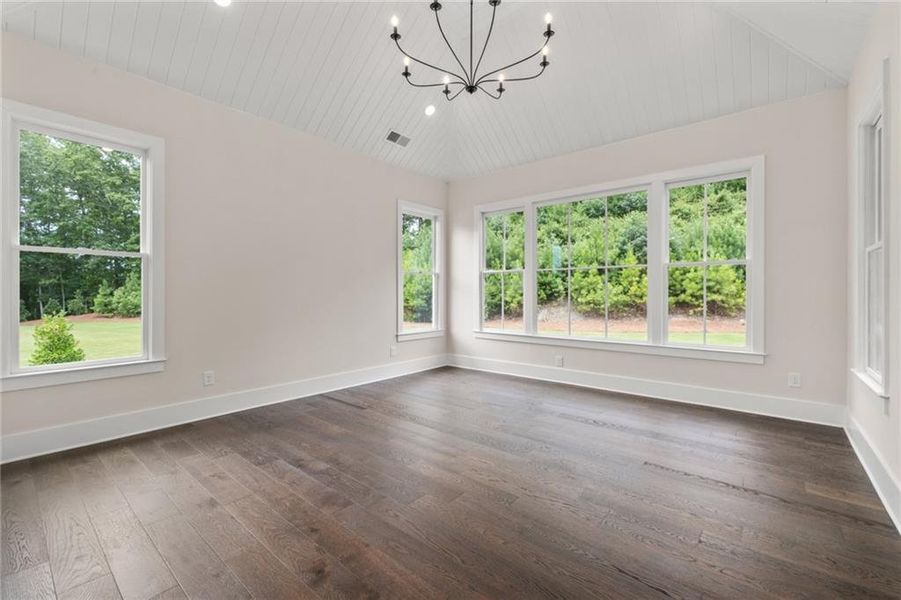 Spacious, unfurnished interior of a new home in Crossroads, Alpharetta (Image 47).
