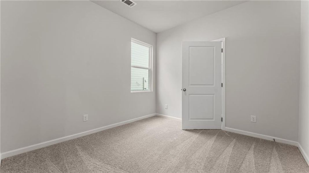 Spacious, unfurnished interior of a new home in Villages at Cedar Hill, Dallas (Image 17).