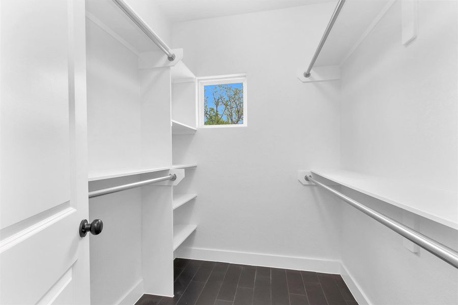 Spacious, unfurnished interior of a new home in , Houston (Image 37).