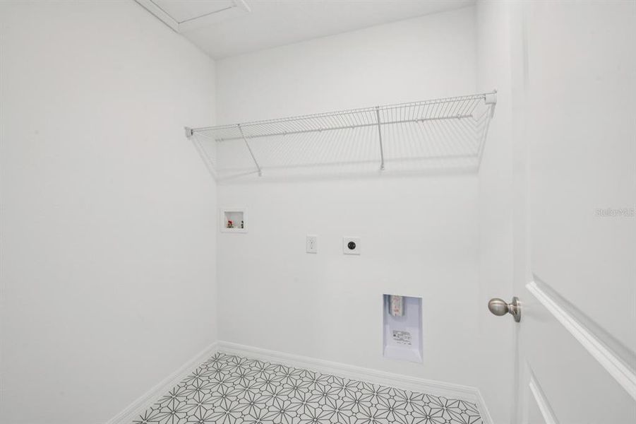 Spacious, unfurnished interior of a new home in , Winter Garden (Image 35).