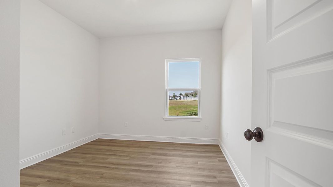 Spacious, unfurnished interior of a new home in Owl's Head Farms, Freeport (Image 34).