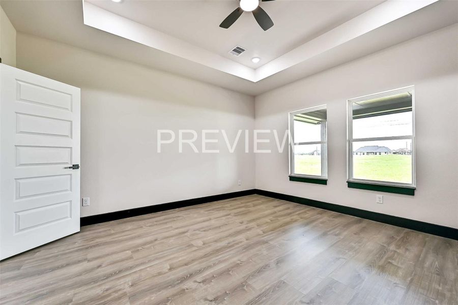 Spacious, unfurnished interior of a new home in , Angleton (Image 18).