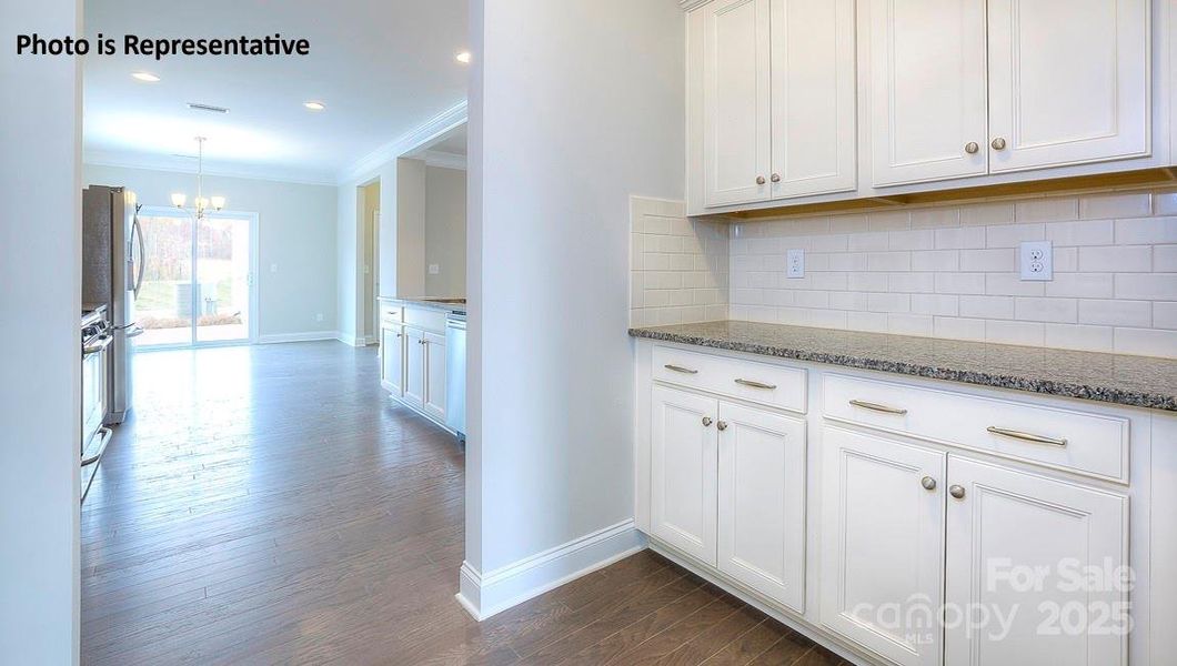 Image 7 of a home in Oak Grove Hill. Image 7 of a home in Oak Grove Hill.