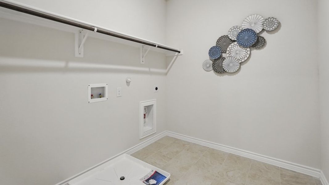 Spacious, unfurnished interior of a new home in Liberty Crossing, Royse City (Image 21).
