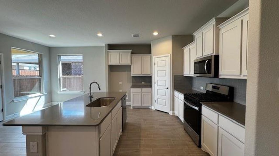 Furnished interior view inside a new home in Legado, Cleburne (Image 5).