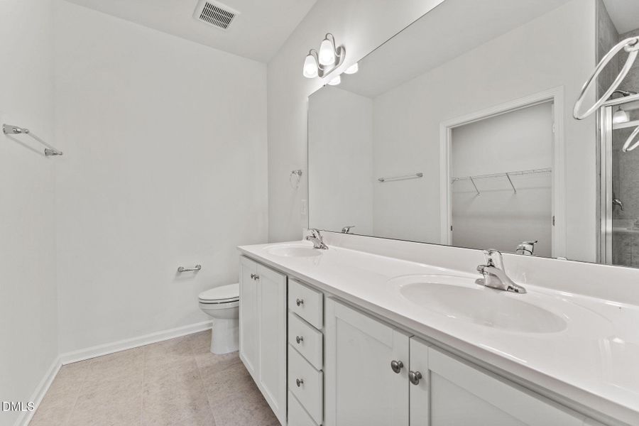 20-Primary Bath HHHunt Homes