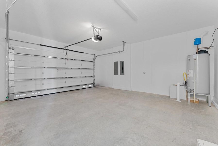 Spacious, unfurnished interior of a new home in , Boca Raton (Image 40). Spacious, unfurnished interior of a new home in , Boca Raton (Image 40).