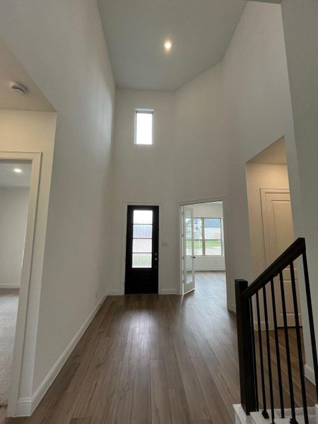 Spacious, unfurnished interior of a new home in Cross Creek West, Fulshear (Image 24).