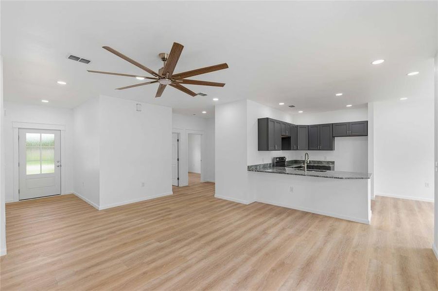 Spacious, unfurnished interior of a new home in , Brownwood (Image 14).