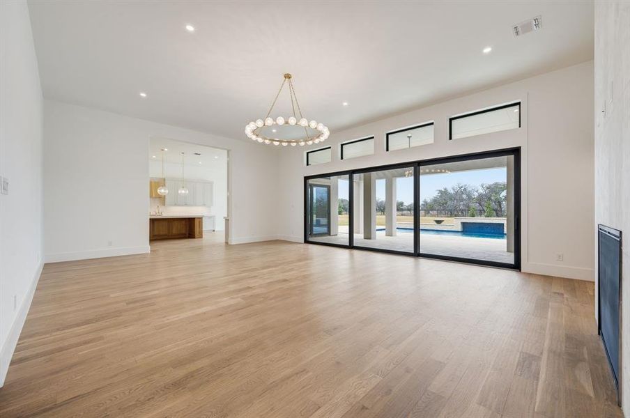 Spacious, unfurnished interior of a new home in Fleming Pointe, Fort Worth (Image 21).