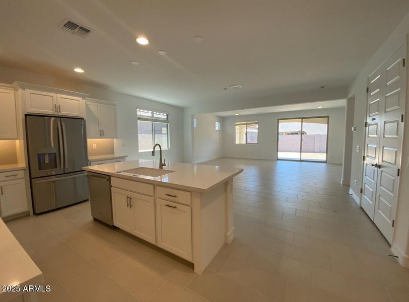 10217 W Fairmount Avenue