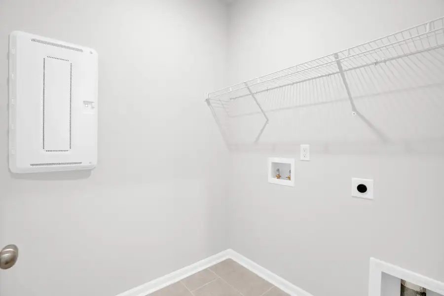Spacious, unfurnished interior of a new home in Carriage Estates, Lexington (Image 21).