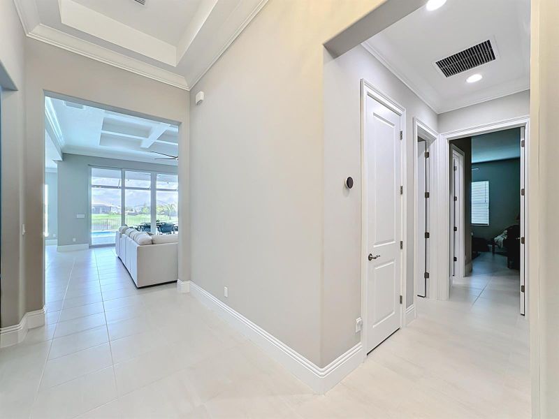 9244 SW Pinnacle Foyer 2