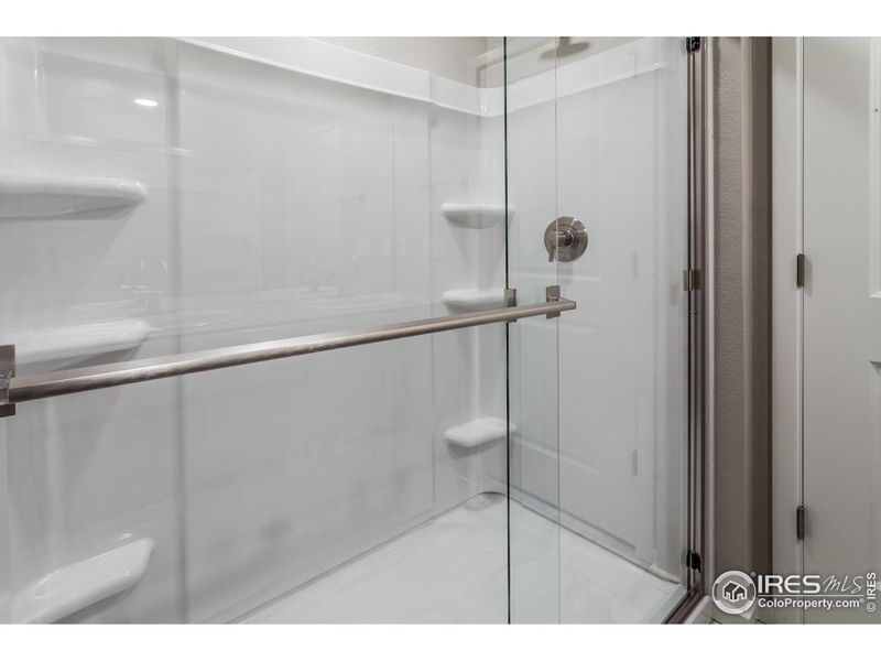 EXAMPLE PHOTO: MASTER BATH