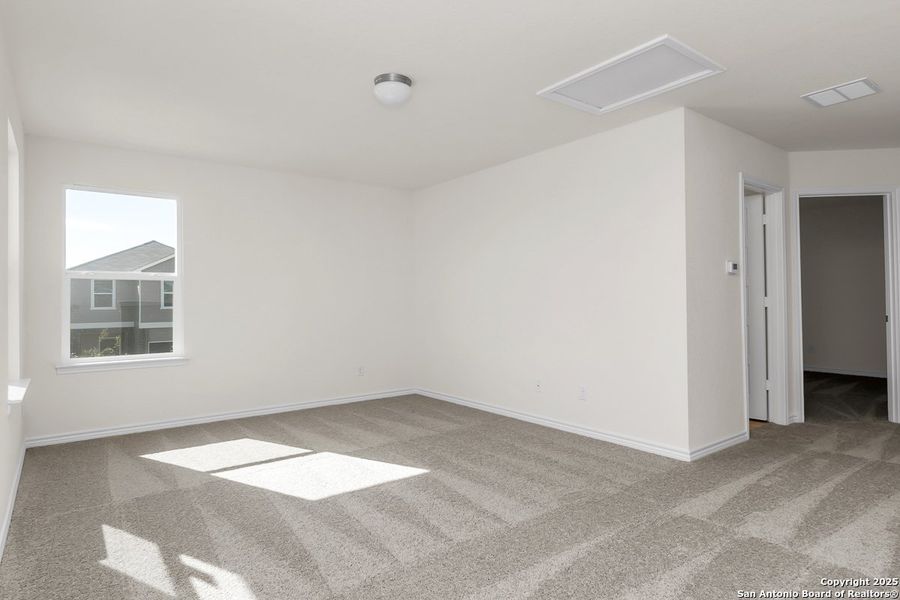 Spacious, unfurnished interior of a new home in Knox Ridge, Converse (Image 9).