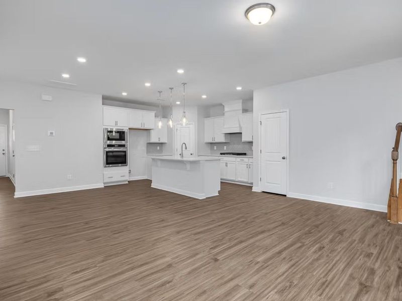 Spacious, unfurnished interior of a new home in Lake Park Villas, Wylie (Image 14).