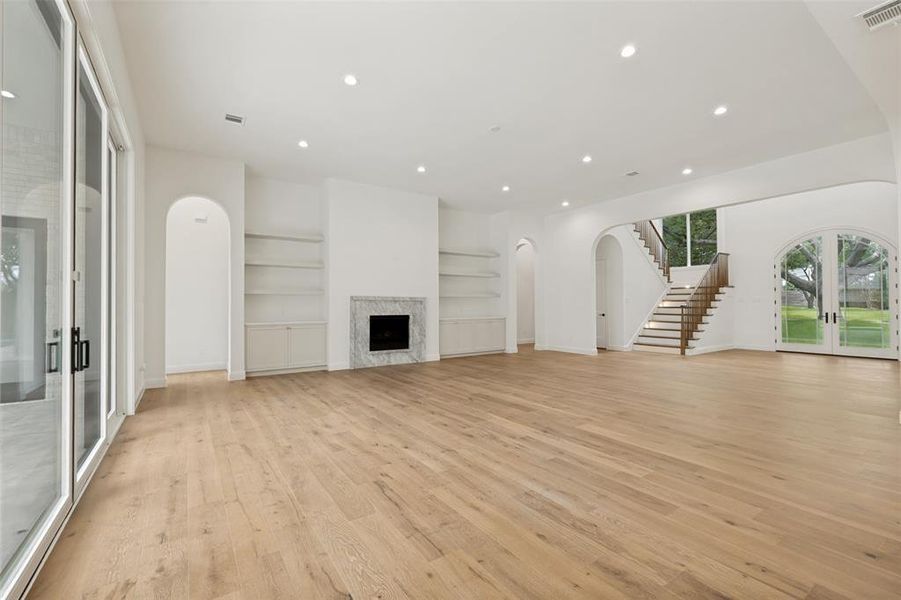 Spacious, unfurnished interior of a new home in , Dallas (Image 24).