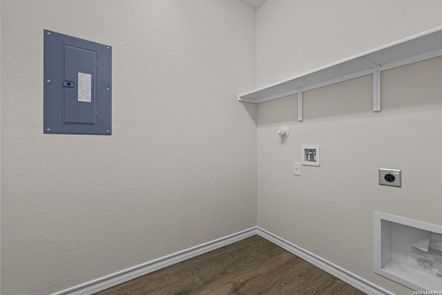 Spacious, unfurnished interior of a new home in Redbird Ranch, San Antonio (Image 27).