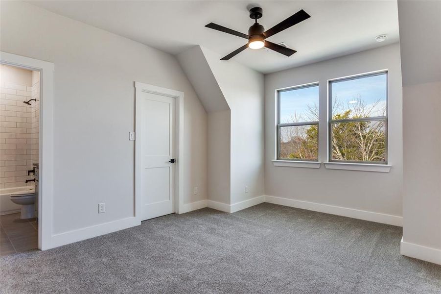 Spacious, unfurnished interior of a new home in , Weatherford (Image 22).