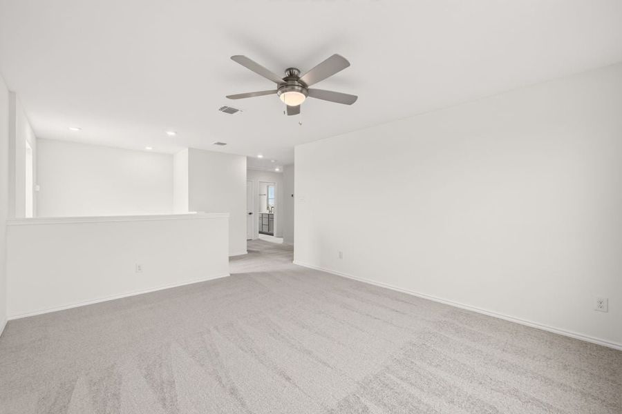 Spacious, unfurnished interior of a new home in Overlook Ranch, Georgetown (Image 20).