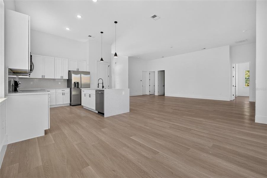 Spacious, unfurnished interior of a new home in , Port Charlotte (Image 57).