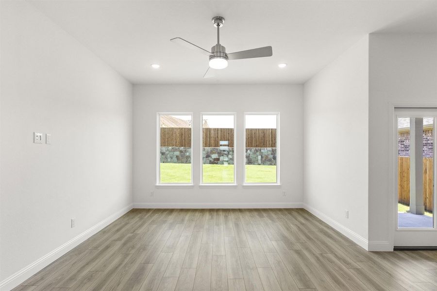 Representative unfurnished interior of a home built from the Trenton by Pacesetter Homes in Keeneland, Aubrey (Image 22).
