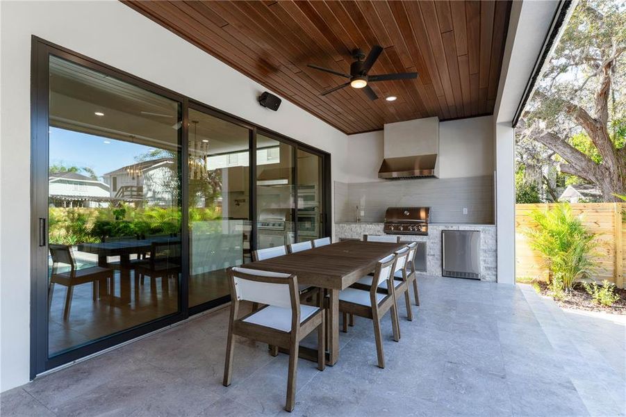 Exterior details and patio area of a home in , Tampa (Image 3).