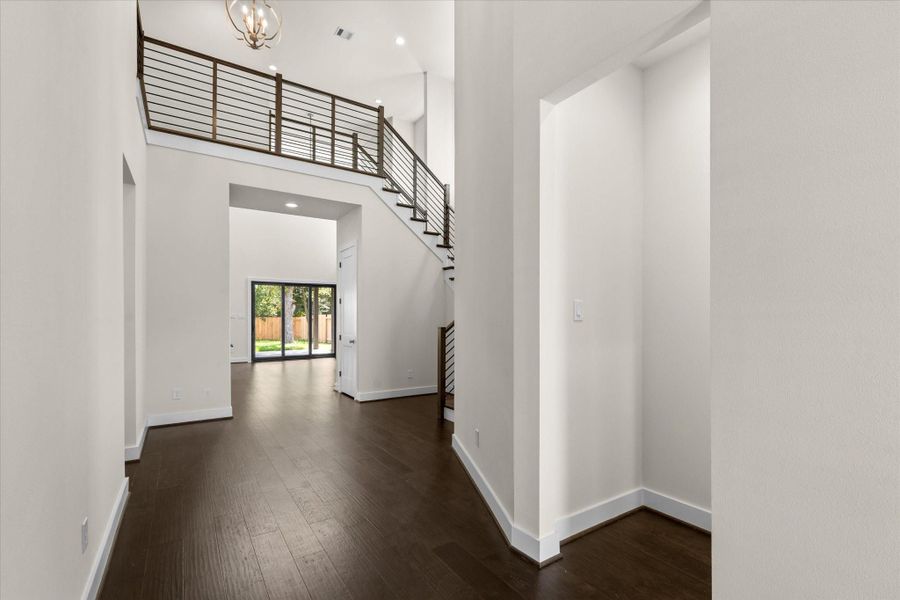Spacious, unfurnished interior of a new home in , Houston (Image 32).