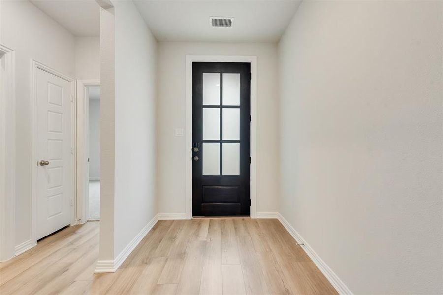 Spacious, unfurnished interior of a new home in Spiritas Ranch, Little Elm (Image 33).