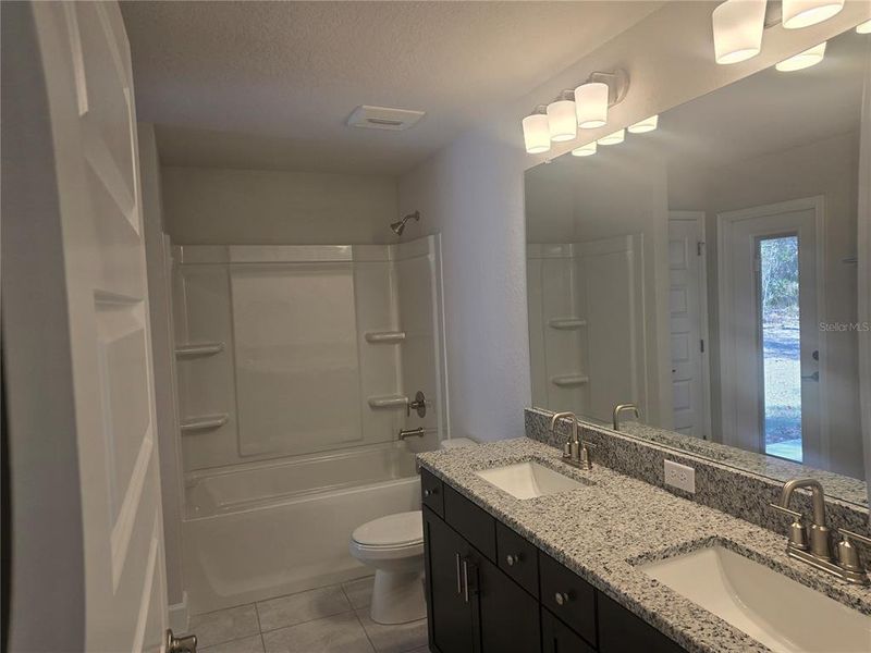 Furnished interior view inside a new home in Sugarmill Woods, Homosassa (Image 7).