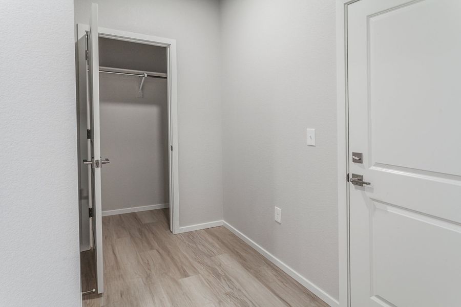 Spacious, unfurnished interior of a new home in Prairie Song, Windsor (Image 27). Spacious, unfurnished interior of a new home in Prairie Song, Windsor (Image 27).