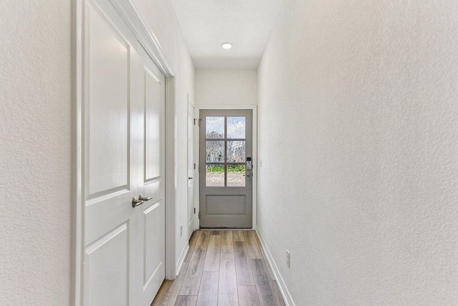 Spacious, unfurnished interior of a new home in Stonewall Ranch, Liberty Hill (Image 22).