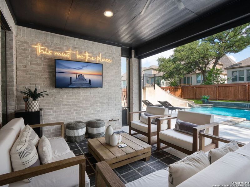 Furnished interior view inside a new home in Balcones Creek 70', Boerne (Image 15). Furnished interior view inside a new home in Balcones Creek 70', Boerne (Image 15).