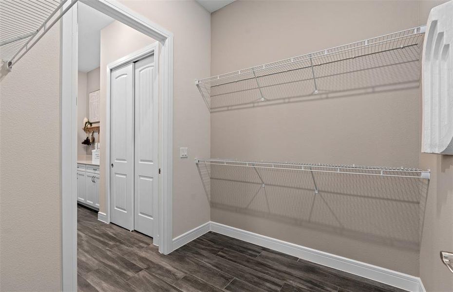 Spacious, unfurnished interior of a new home in Del Webb Oasis, Winter Garden (Image 19).