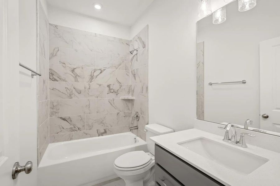 The Wellsely B Bathroom