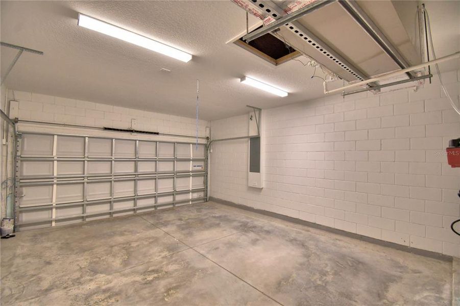 Spacious, unfurnished interior of a new home in , Winter Haven (Image 35).