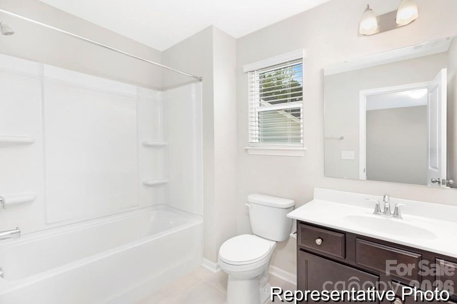 Furnished interior view inside a new home in Beaver Creek, Statesville (Image 10).