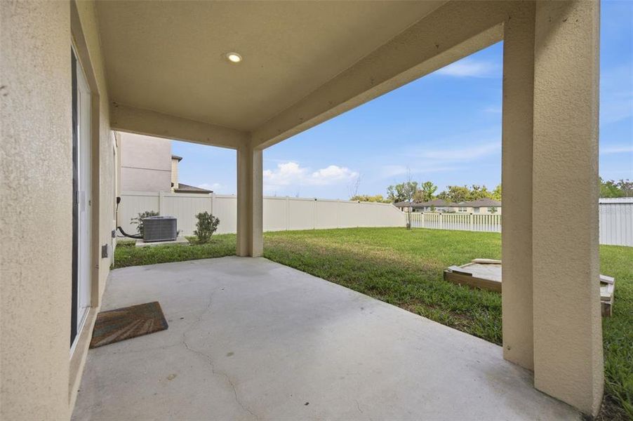 Exterior details and patio area of a home in , Plant City (Image 4).
