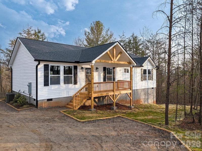 Exterior details and patio area of a home in , Marion (Image 25).