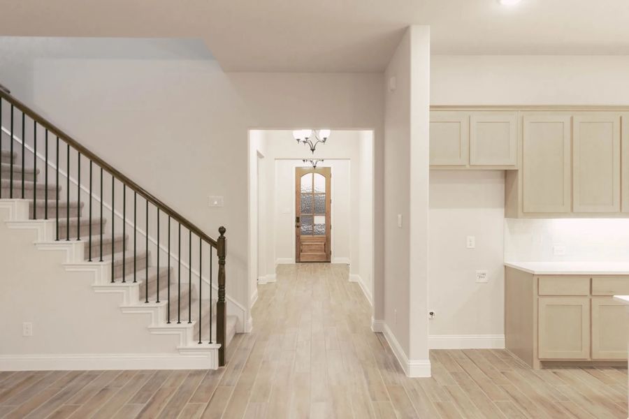 Representative furnished interior of a home built from the Keystone by Stonehollow Homes in Sister Grove II, Van Alstyne (Image 11).
