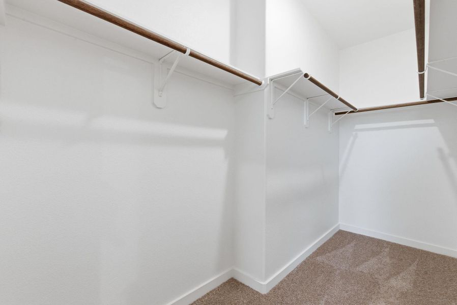 Spacious, unfurnished interior of a new home in , Fresno (Image 22).