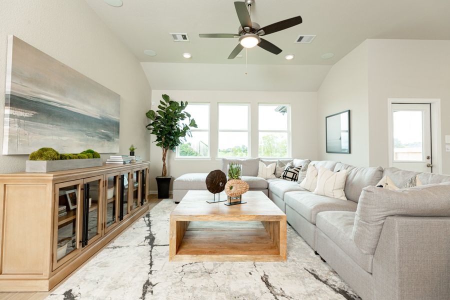 Representative furnished interior of a home built from the Cascade by Beazer Homes in Sorella: Landmark Collection, Tomball (Image 6).