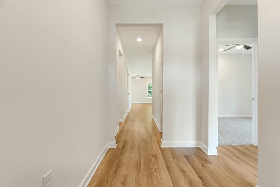 Representative unfurnished interior of a home built from the Elizabeth by CJL Homes in McCarthy Estates, Defuniak Springs (Image 24).