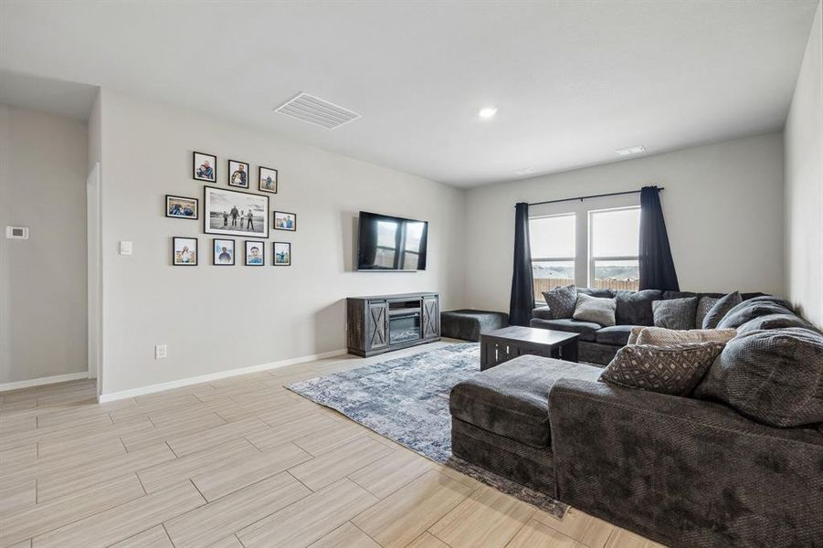 Furnished interior view inside a new home in River's Edge, Fort Worth (Image 25).