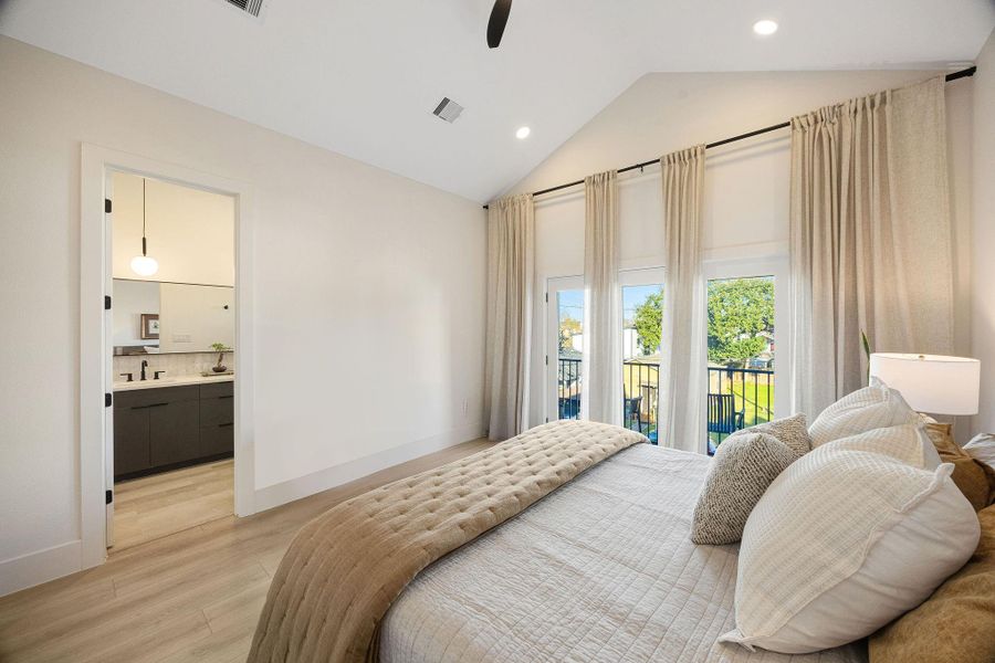 Access the primary bathroom from the bedroom. Access the primary bathroom from the bedroom.